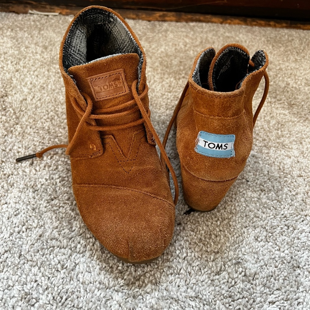 Toms